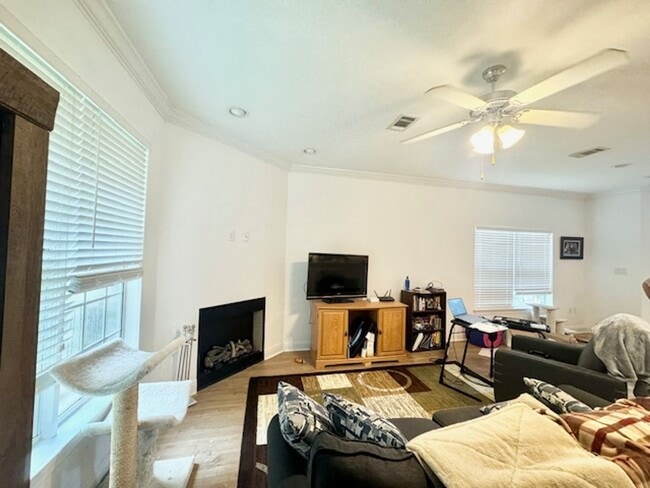 124 Big Oaks Ln