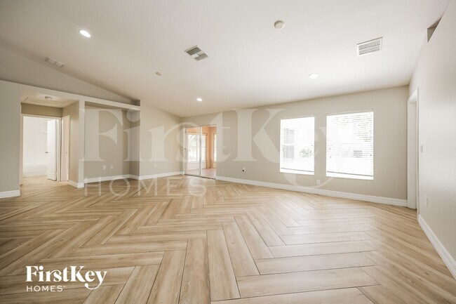 Photo - 203 Roat St