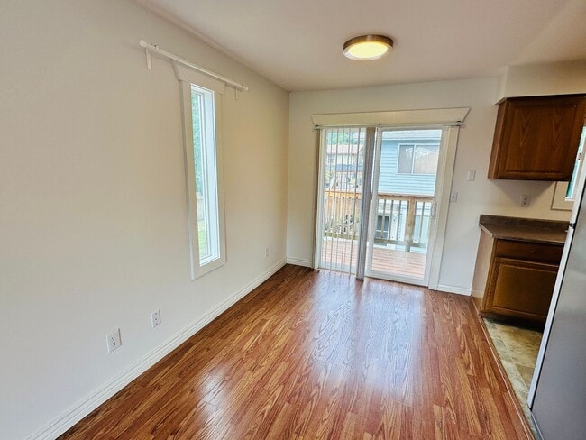 Photo - 608 NW 10th Ave