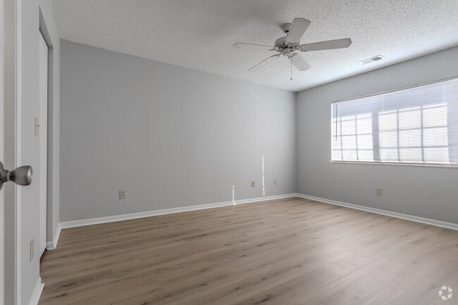 2 BR, 2 BA - 1,000 SF - Bedroom