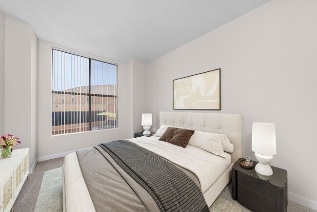 Photo - Diplomat Apartments