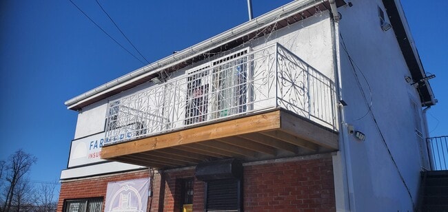 229 Bloomfield Ave
