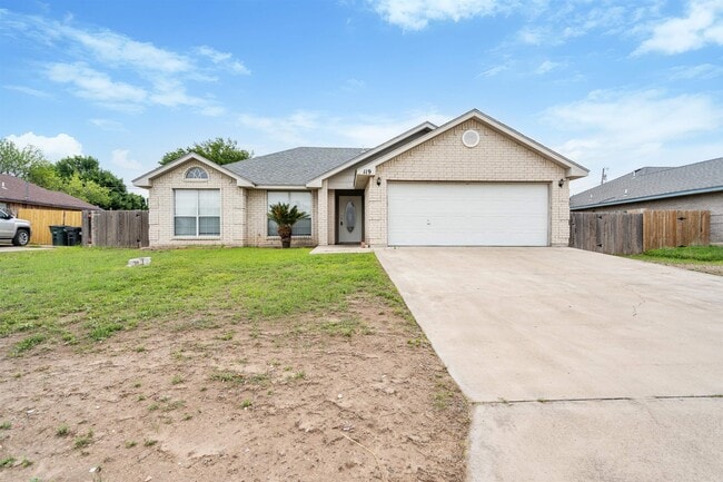 Building Photo - 119 Encino Dr