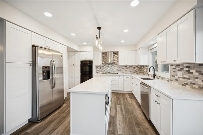 Photo - 2175 Kipling Ln