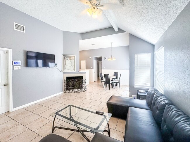 Photo - 18579 N Lyford Dr