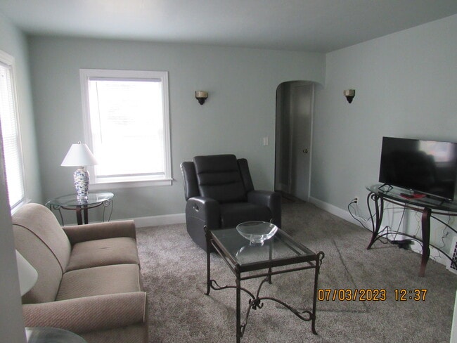 Photo - 3722 Oakland Dr