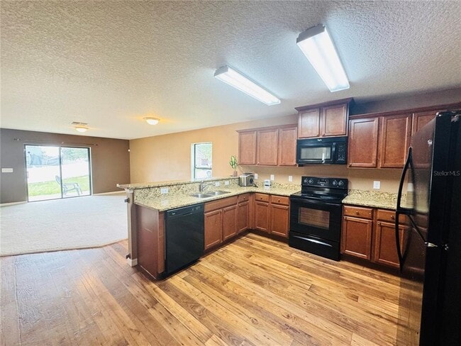 Photo - 1090 Woodlark Dr