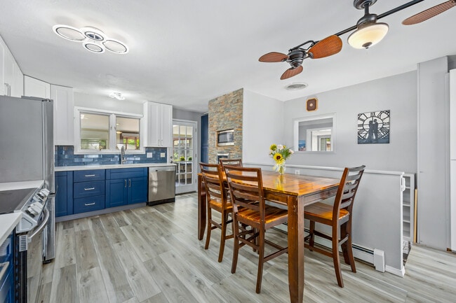 Photo - 6408 S Louthan St