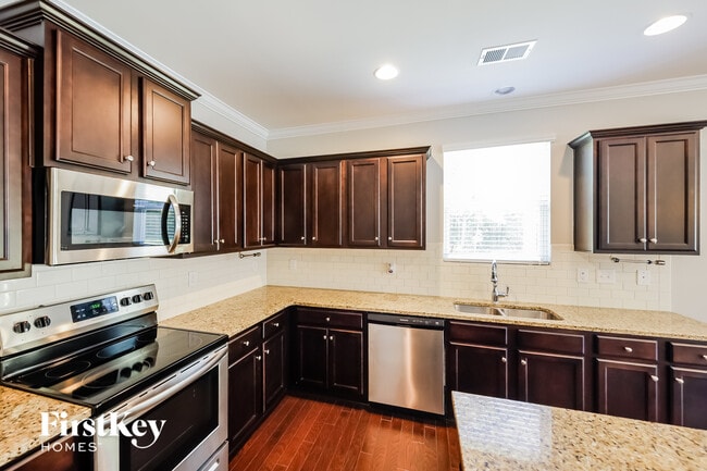 Photo - 7009 Elm Crest Cir