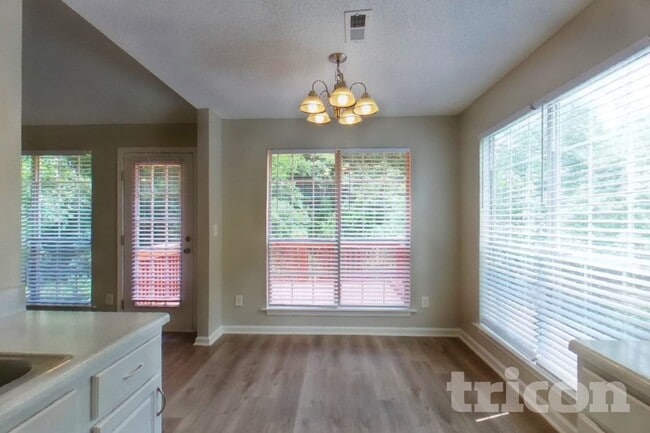 Photo - 4050 Monarch Dr