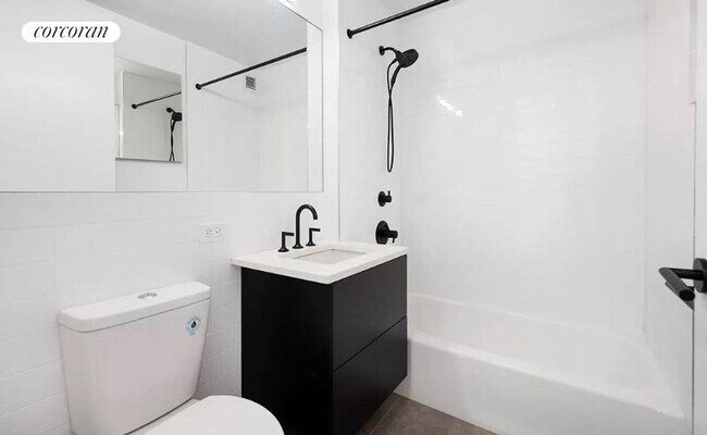 Photo - 250 E Houston St