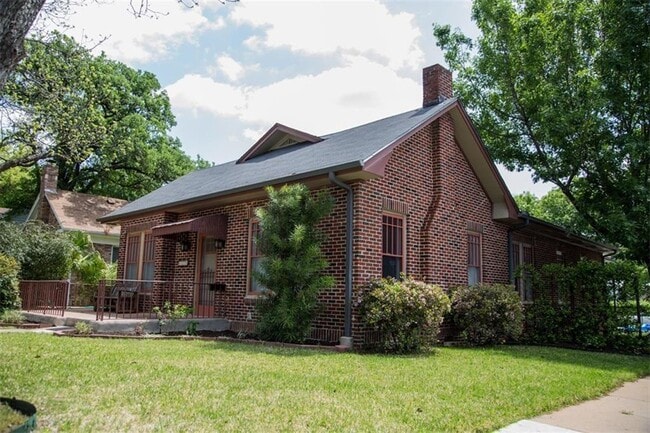 Photo - 1115 W 22 1/2 St Casa
