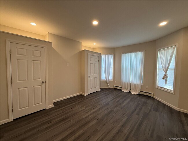 Photo - 228 Mansion St