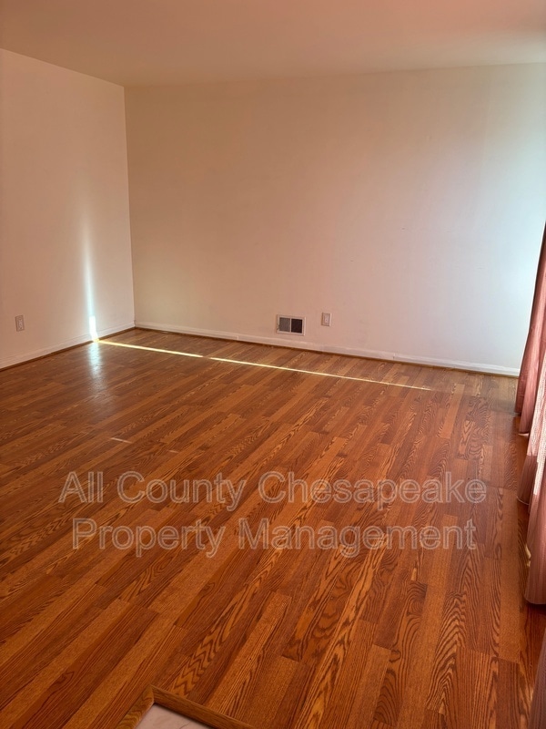 Photo - 6206 Scranton Rd