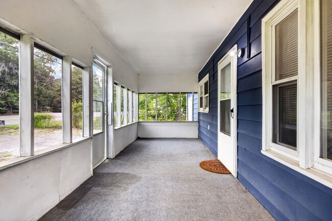 Photo - Charming 2-Bedroom Home with Garage – Pet Friendly!