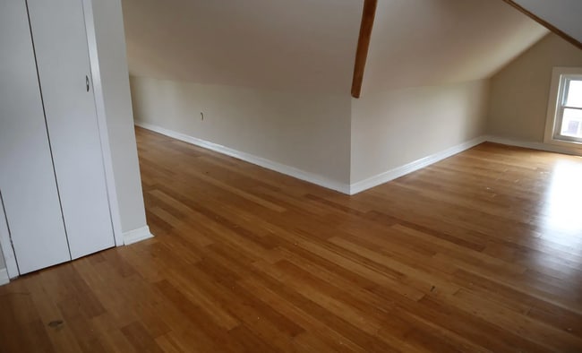 Photo - 1250 Woodfield Rd Unit 3