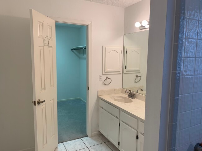 Photo - 5523 Timber Trace St