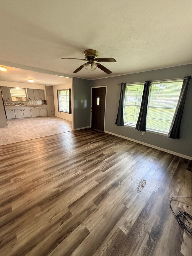 892 County Rd 460