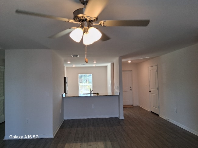 Photo - 857 Youngreen Dr