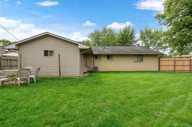 Photo - 140 Redbud Dr