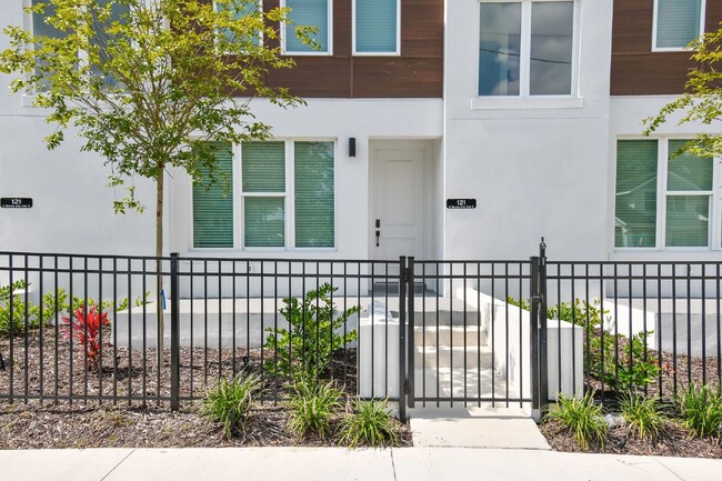 Photo - Luxurious 3 Bedroom Condo with Spacious Layout and Prime Location in Tampa, FL! Unit 2