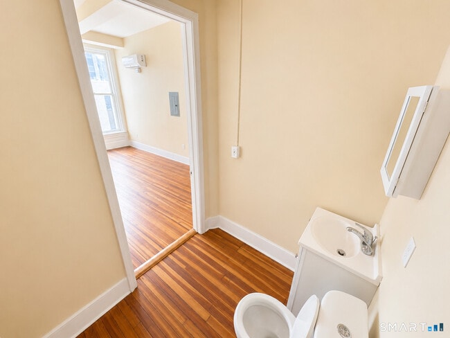 105 Bank St Unit 2G