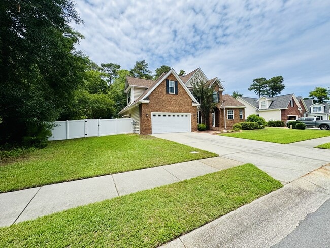 Photo - 3571 Brampton Dr
