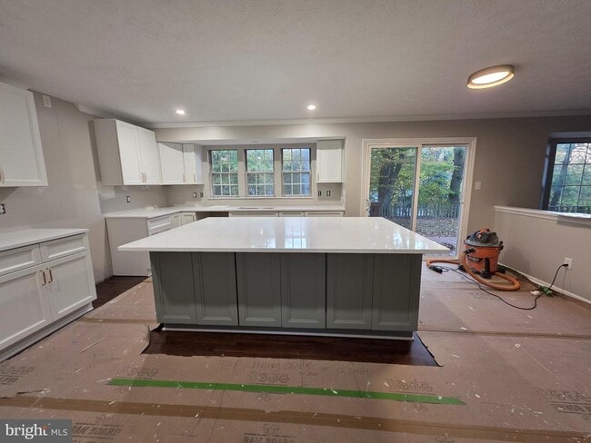 Photo - 1650 Wickham Way