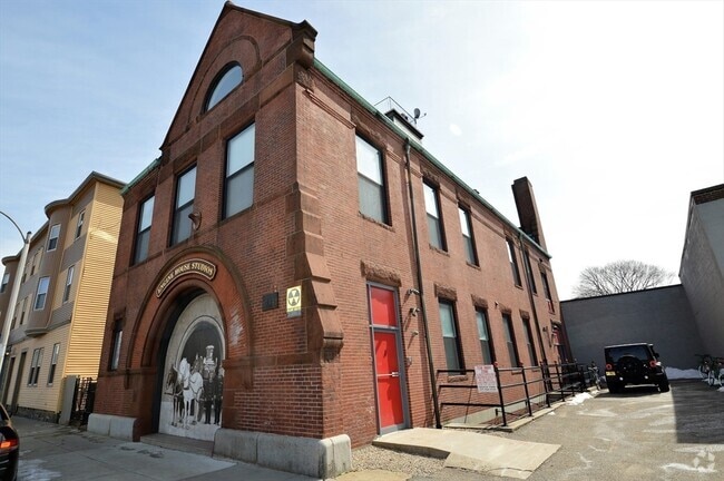 Building Photo - 444 Western Ave Unit PH 6 Rental