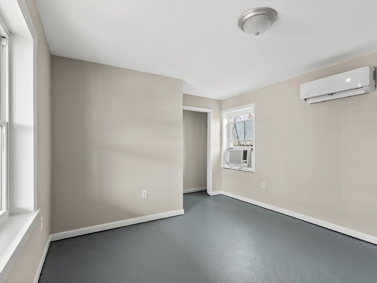 Photo - 205 E Main St Unit 08