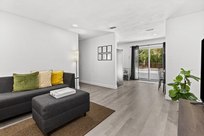 Photo - 3204 NW 10th St Unidad ID1359128P