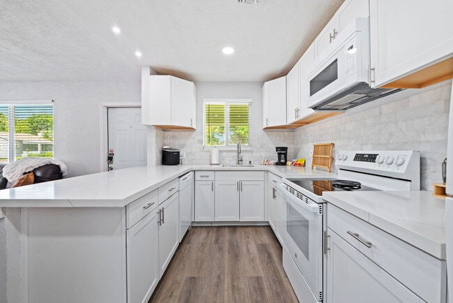 Photo - 1244 NW 2nd Ave Unidad Fort Lauderdale Central Location