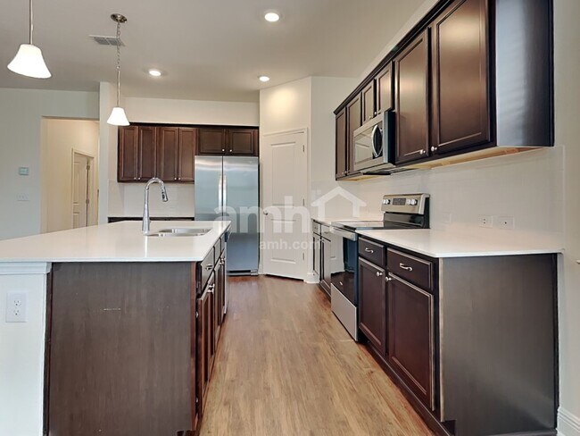 Photo - 27695 St Andrews Ave