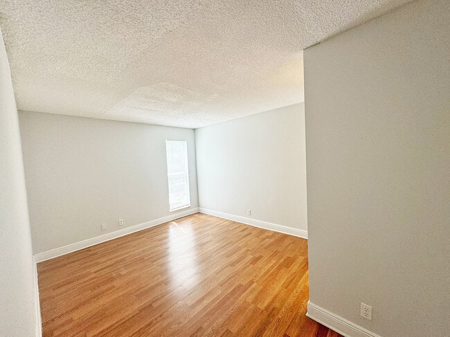 Photo - 4543 Treehouse Ln