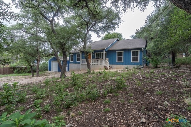 Building Photo - 1015 Twin Deer Ln