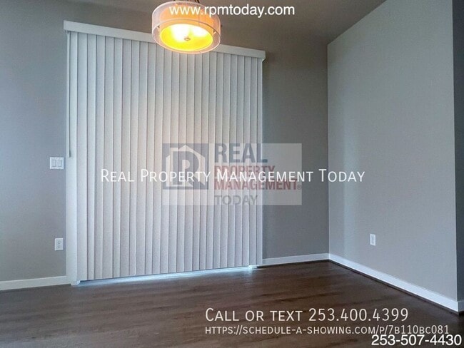 Photo - 1541 Amethyst St SE