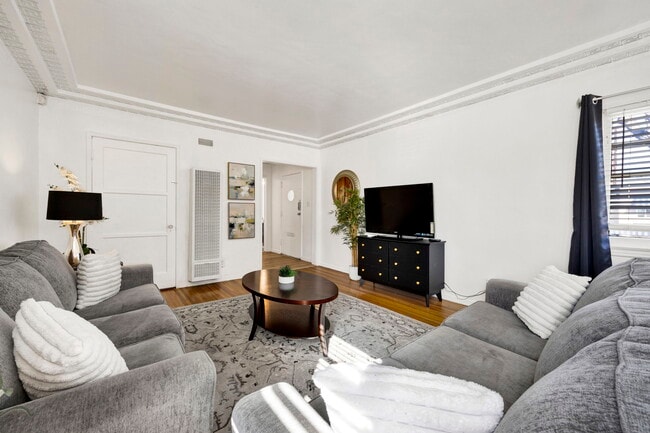 Photo - 4343 Laurel Canyon Blvd