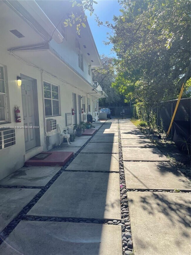 Photo - 11890 NE 16th Ave Unit 5