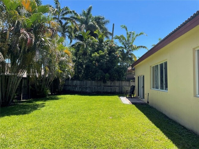 Photo - 16637 SW 52nd St