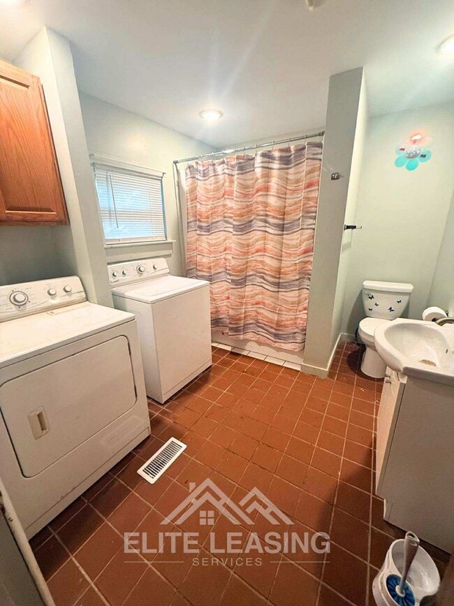 Photo - 4 Bedroom | 2 Bathroom Home – Spacious and...
