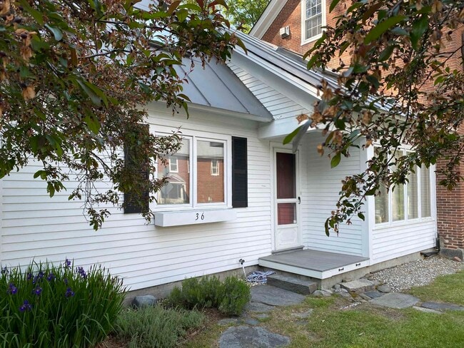 Building Photo - 36 Happy Valley Rd