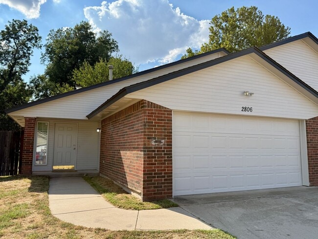 Photo - 2806 Shoreridge Ave
