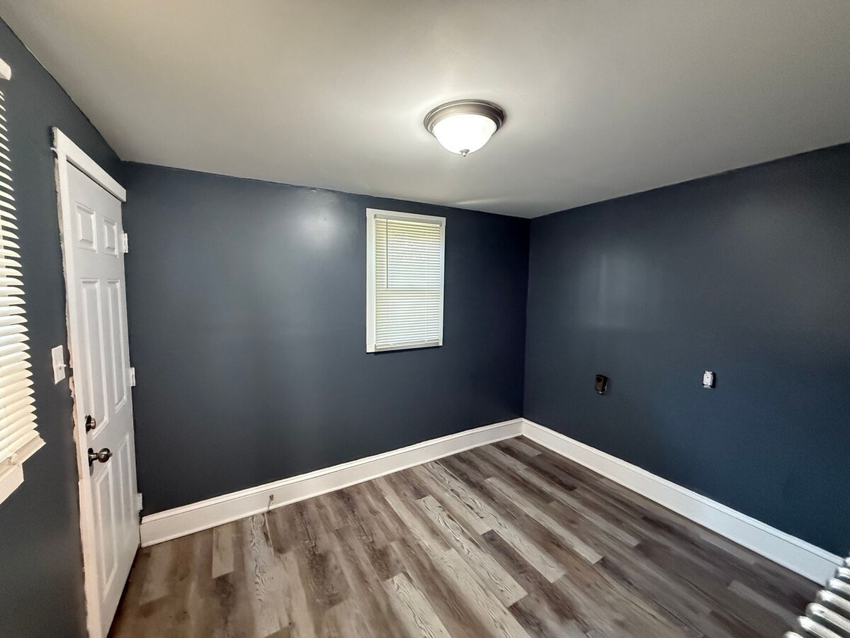 Photo - Beautiful 3BR Port Richmond Townhome
