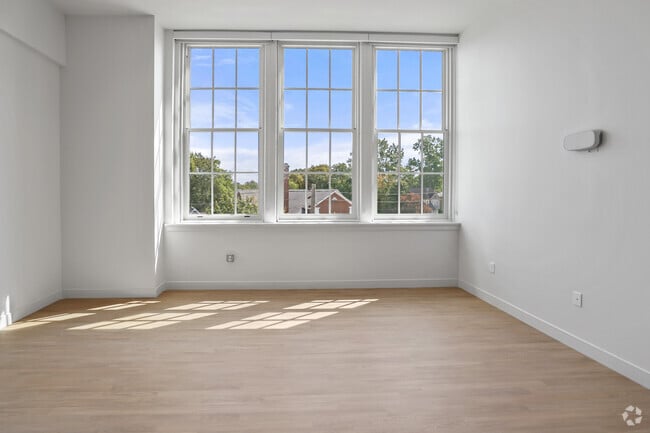 1BR, 1BA - 706SF - Living Room