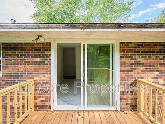 Photo - 1502 Larson St