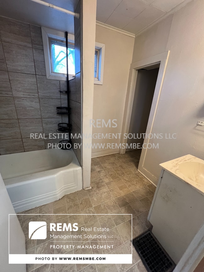 Photo - 1016-1016 Vine St Unit 1010