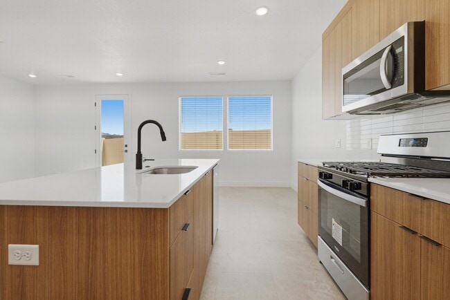 Photo - 325 S 1930 W