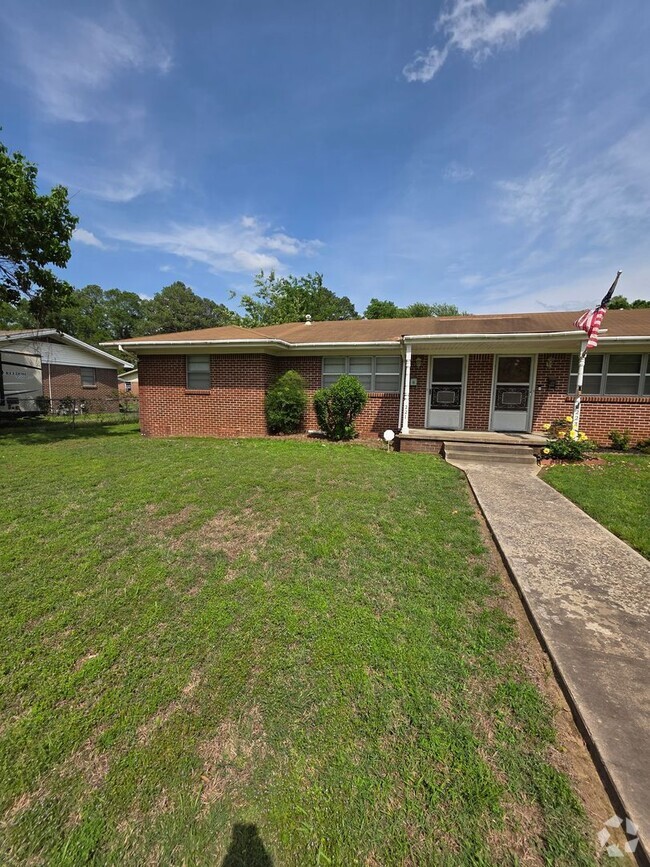 Building Photo - 221-223 S Hastings Unit 221 Rental