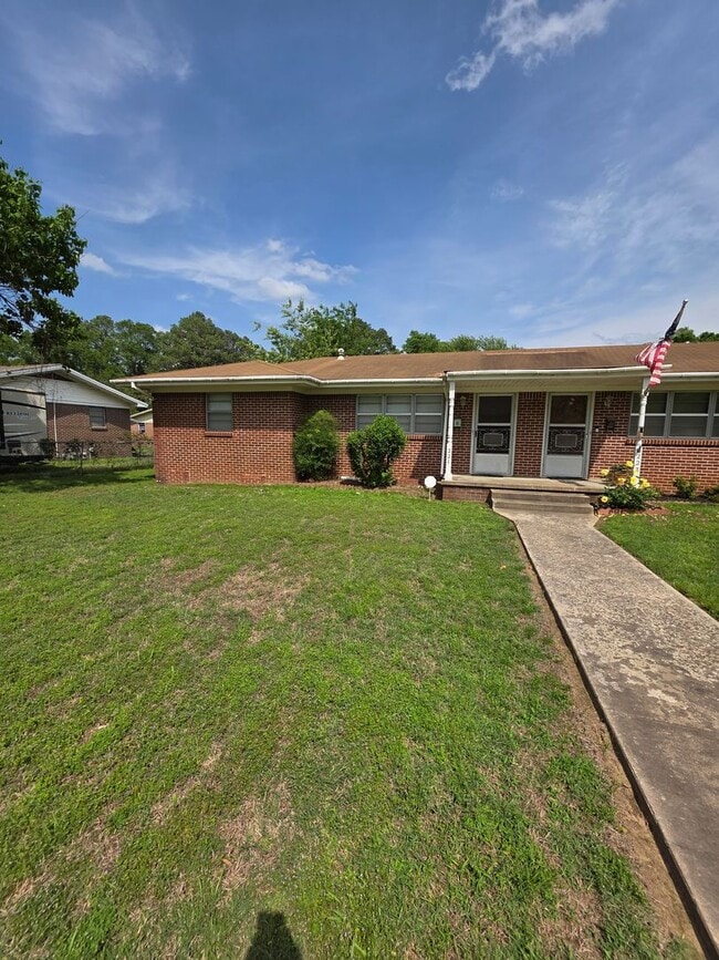 221-223 S Hastings - 221-223 S Hastings Apartment Unit 221