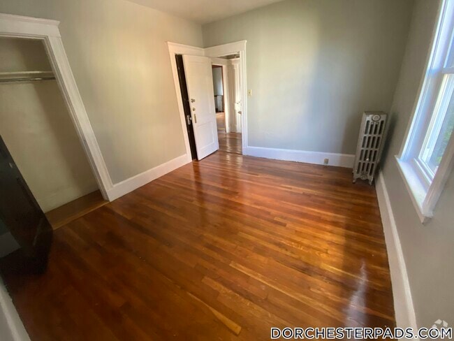 Building Photo - 62 Bellevue St Rental